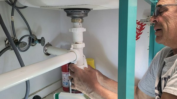 Recherche de fuite d'eau à Saint-Mandrier-sur-Mer : combien coûte l'intervention d'un prestataire qualifié ?